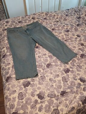 Levi's Light Blue Cropped Jeans